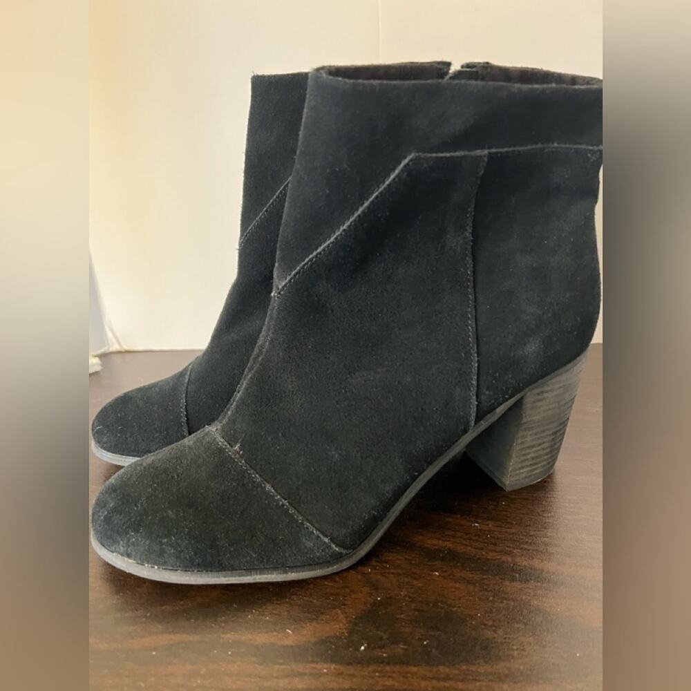 TOMS WOMENS LEATHER “BOOTIES” SIZE 11 WORN ONCE